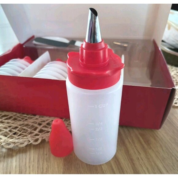 Betty Crocker 11 Piece Icing Decorating Kit, NEW - Picture 5 of 10